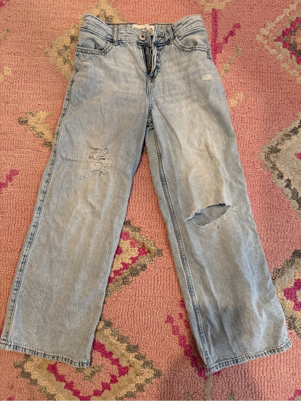 Light Blue Distressed Kid’s Abercrombie Jeans. Size 9/10